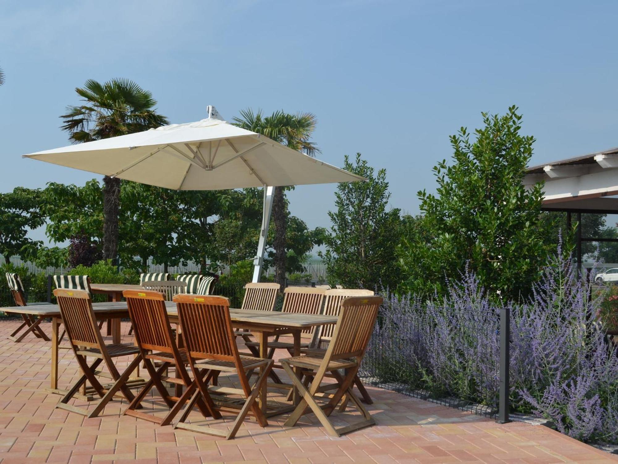 Characteristic Apartment In Codigoro With Pool Екстериор снимка