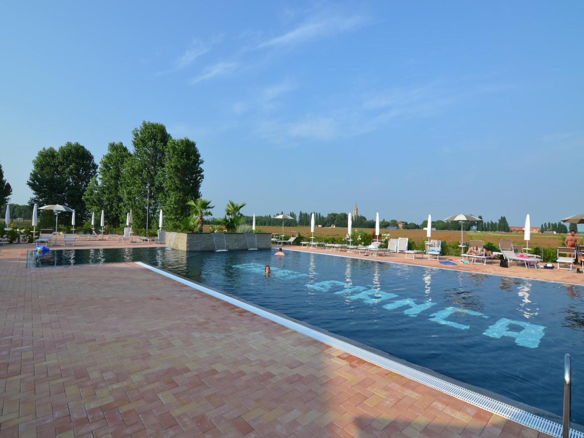 Characteristic Apartment In Codigoro With Pool Екстериор снимка